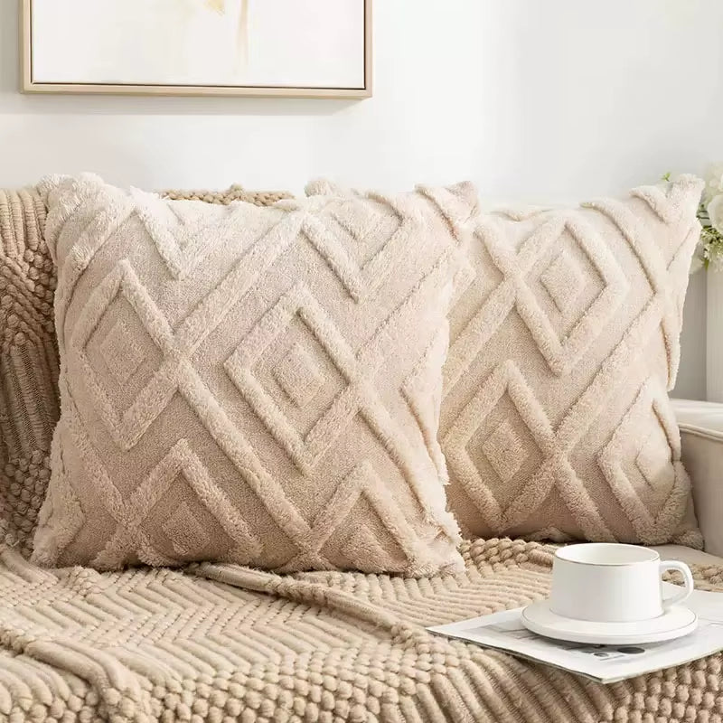 2Pcs Artificial Plush Geometric Pattern Throw Pillow Covers, Suitable for Various Occasions Such as Bedding and Home Decoration