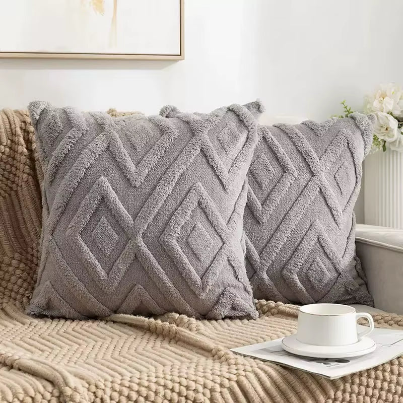 2Pcs Artificial Plush Geometric Pattern Throw Pillow Covers, Suitable for Various Occasions Such as Bedding and Home Decoration